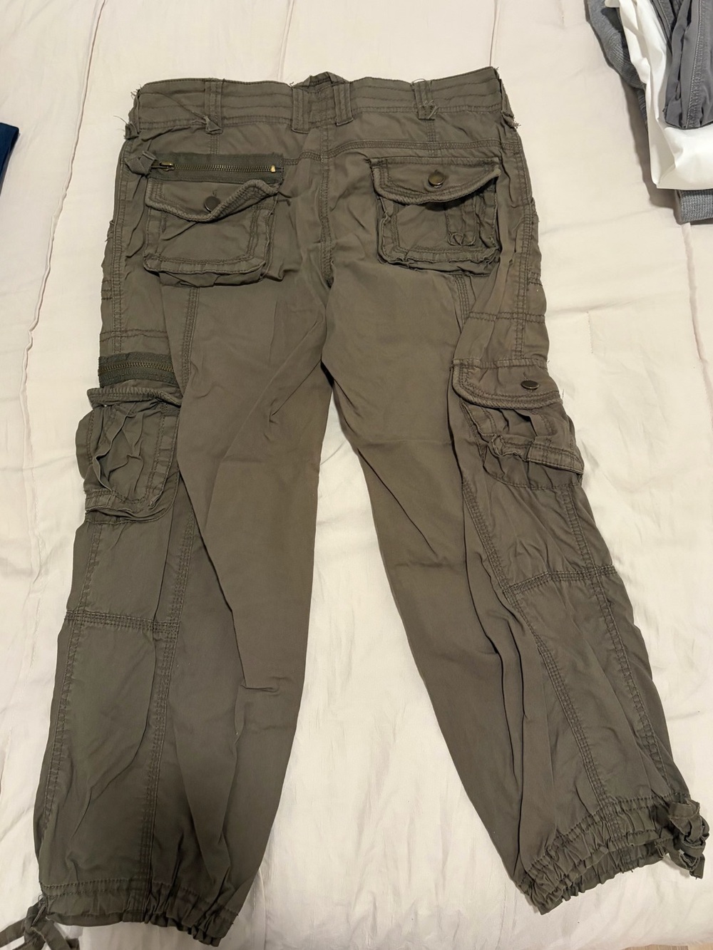 Cargo capri Pants - Picture 2 of 3